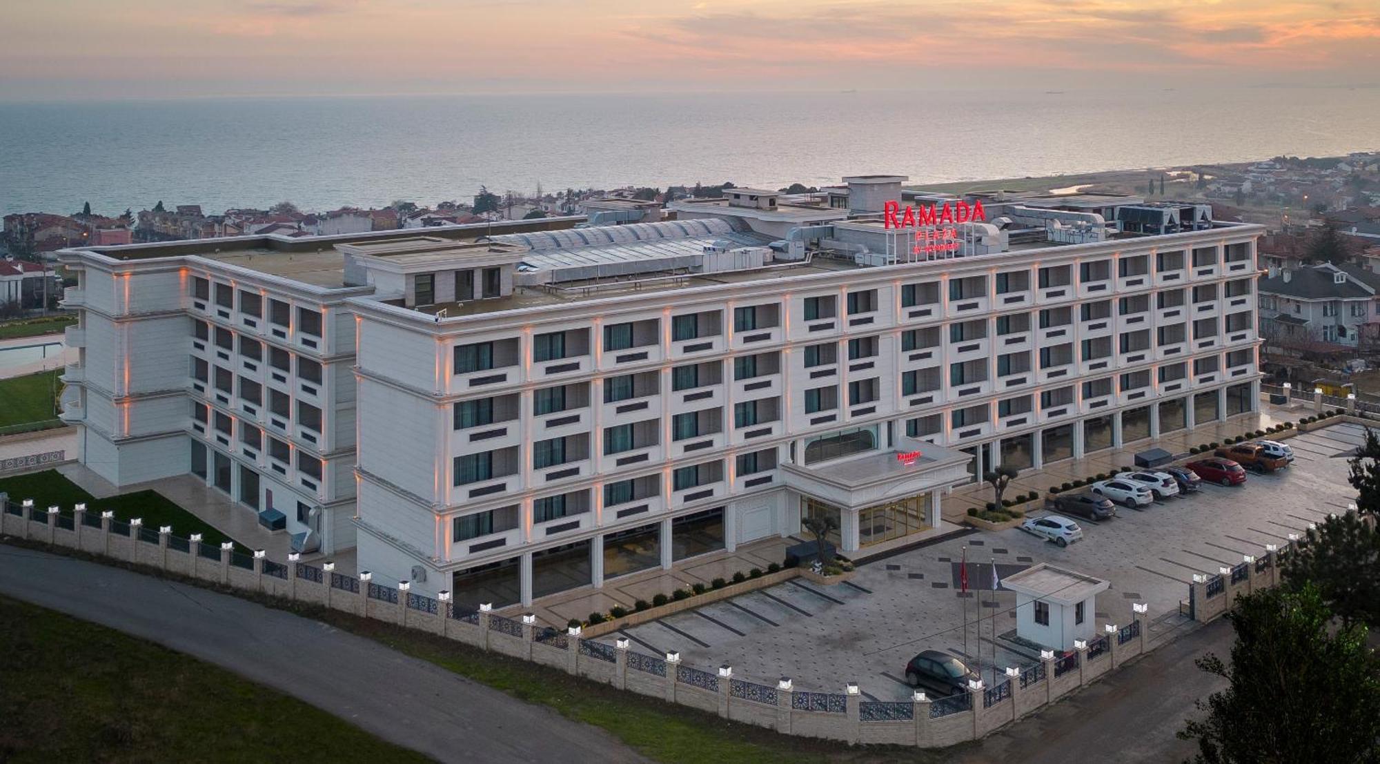 Ramada Plaza By Wyndham Silivri Hotel Buitenkant foto